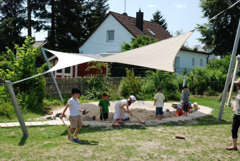 Sonnenschutz für die Sandkiste