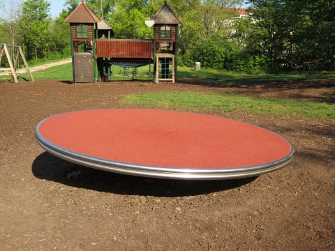 Große Drehscheibe am Spielplatz in 1100 Johanna Benda Park