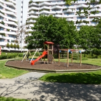 Schöner Kinderspielplatz von FREISPIEL errichtet im Wohnpark