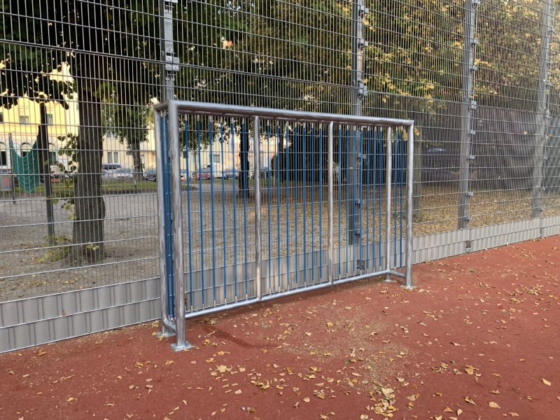 Bolztor schmal von FREISPIEL im Hermann Leopoldi Park