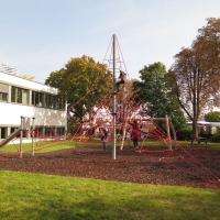 Große Kletternetzpyramide von FREISPIEL für Kinder