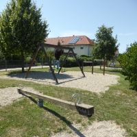 Robinico Kletterdschungel, Pergola mit Beschattung und eine Nestkorbschaukel