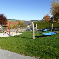 Hängematten und Kletterpyramide Spielgeräte Kindergarten