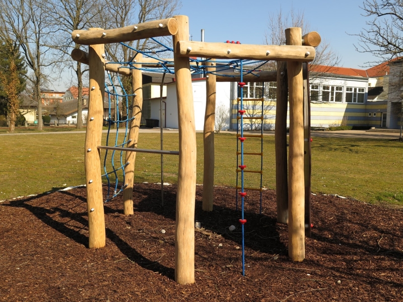 Klettersechseck für einen Kinderspielplatz von FREISPIEL kaufen