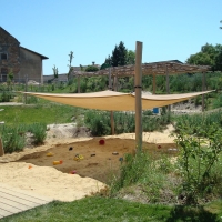 Sonnensegel Robinico über dem Sandkasten auf dem Spielplatz