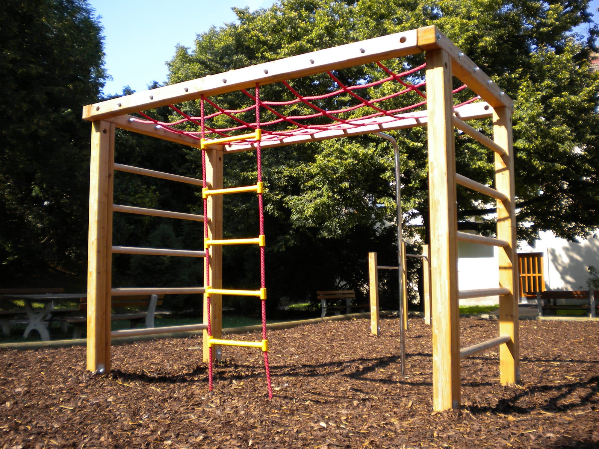 Kletterkukus auf Spielplatz für Kinder kaufen