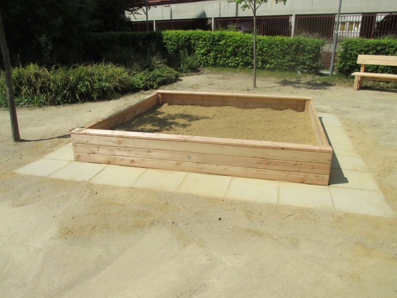 Größerer Sandkasten von FREISPIEL, dem Spielplatzbauer aus Wien