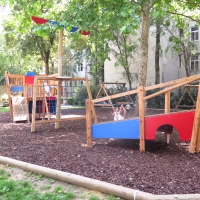 Kinderspielplatz Piratenschiff im Park