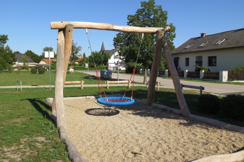 große Nestschaukel Weiglsdorf Jubiläumspark