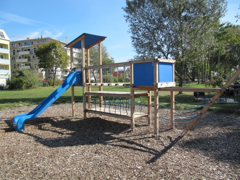 Spielschiff Willi bei FREISPIEL auf dem Spielplatz für Kinder