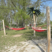 Doppelhängematten von FREISPIEL für Kinder im Park