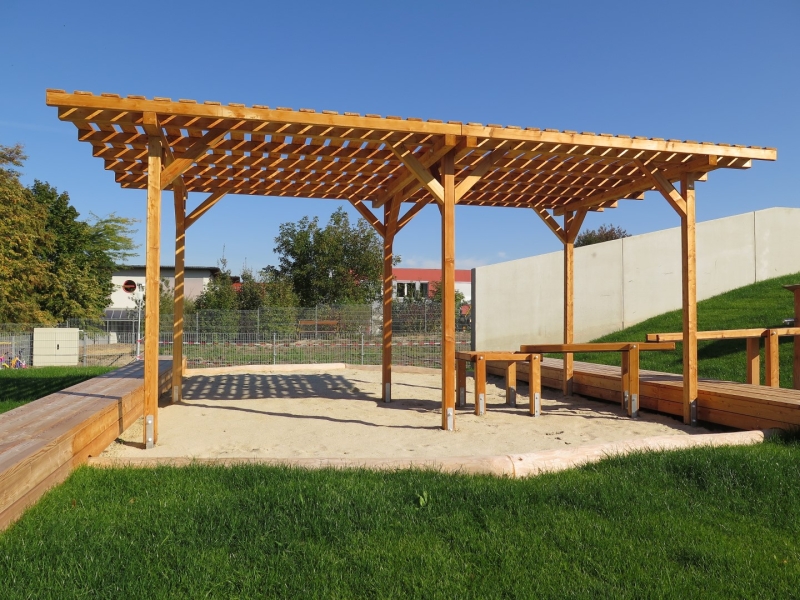 Holzpergola Schattenanlage Smile Basic von FREISPIEL für Kinderspielplatz