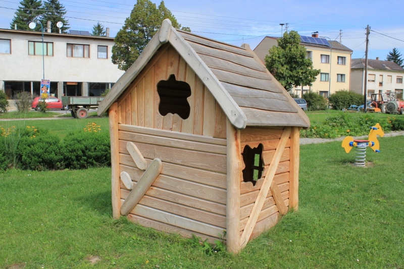 Spielhaus aus Robinie für Spielplatz