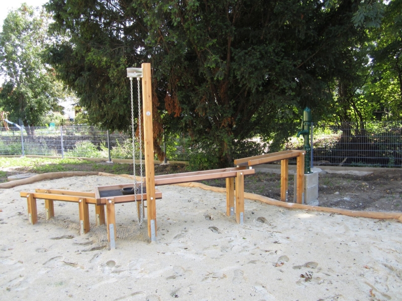 Sandspiel mit Wasserrinnen für Kinderspielplatz kaufen