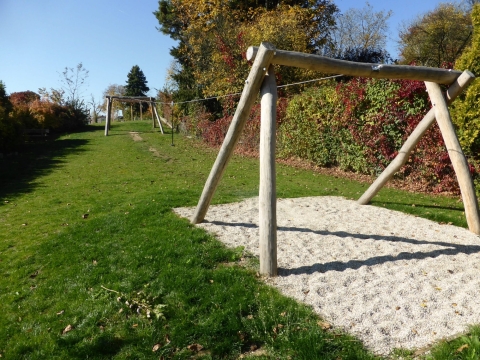 Seilbahn von FREISPIEL am Hang aufgestellt für die Kinder