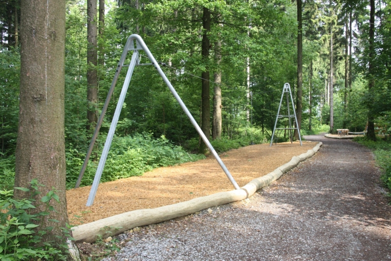 Seilbahn aus Edelstahl auf Spielplatz im Wald für Kinder kaufen